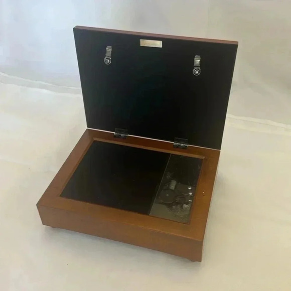 Fashion Woodgrain Special World Traditional Music Box Jewelry Box - Picture 3 of 7